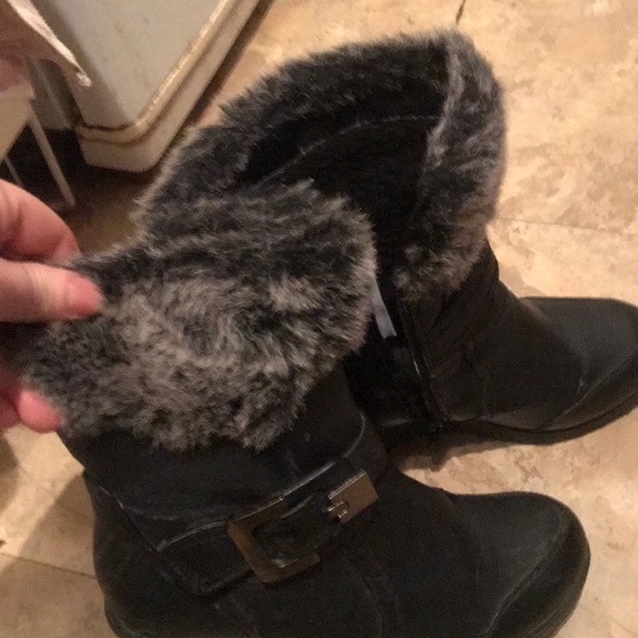 Super Cute Moda Italian Leather fur lined Boots With Small Heals - Picture 1 of 8